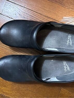 Black Work Clogs - Slip-On Comfort